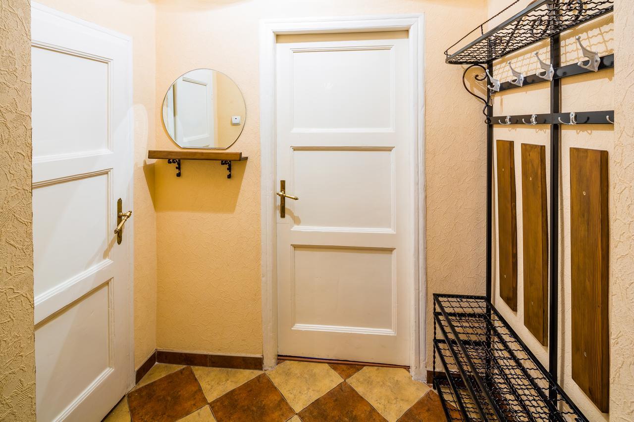 Apartment Krakivska 15 Lviv Bagian luar foto